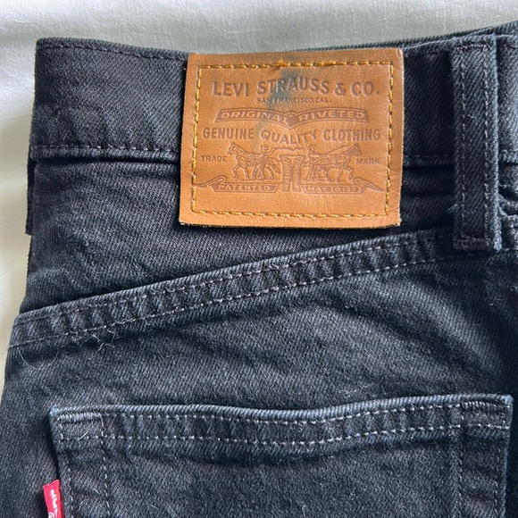 Levi’s Ribcage Shorts - Picture 5 of 5